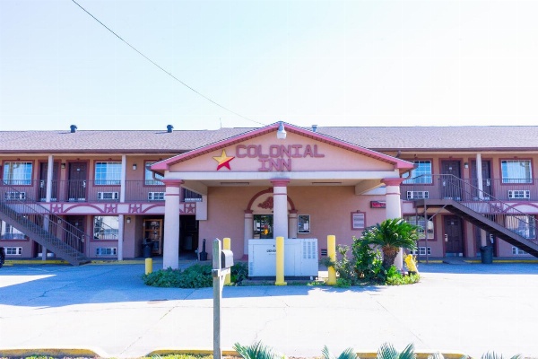 Colonial Inn Hammond image 1