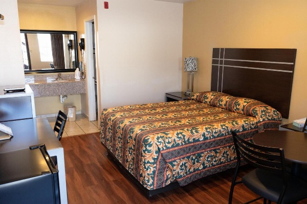 Colonial Inn Hammond Main image