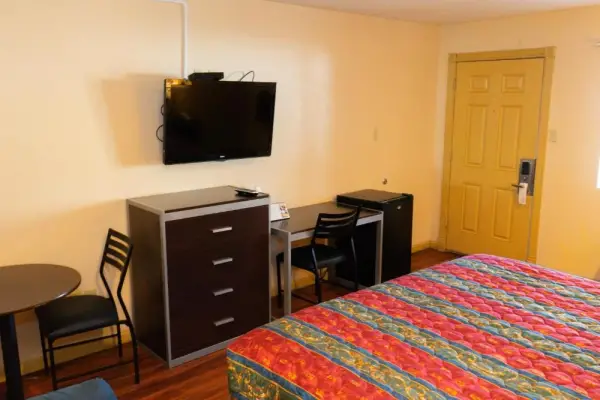 Colonial Inn Hammond 10