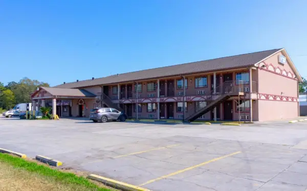 Colonial Inn Hammond 4