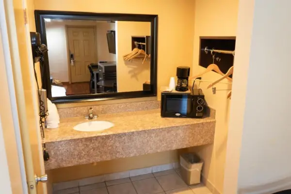 Colonial Inn Hammond 9